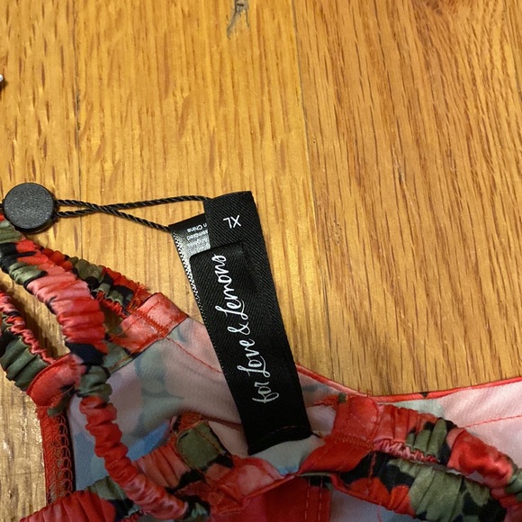 Hard to hind for love and lemons satin bra and thong set red roses 🌹 - Picture 5 of 8